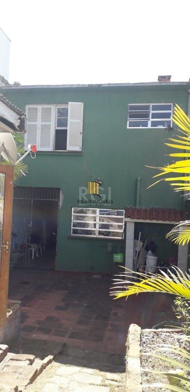 Casa para Venda - 250m², 4 dormitórios, sendo 1 suites, 3 vagas - Menino Deus