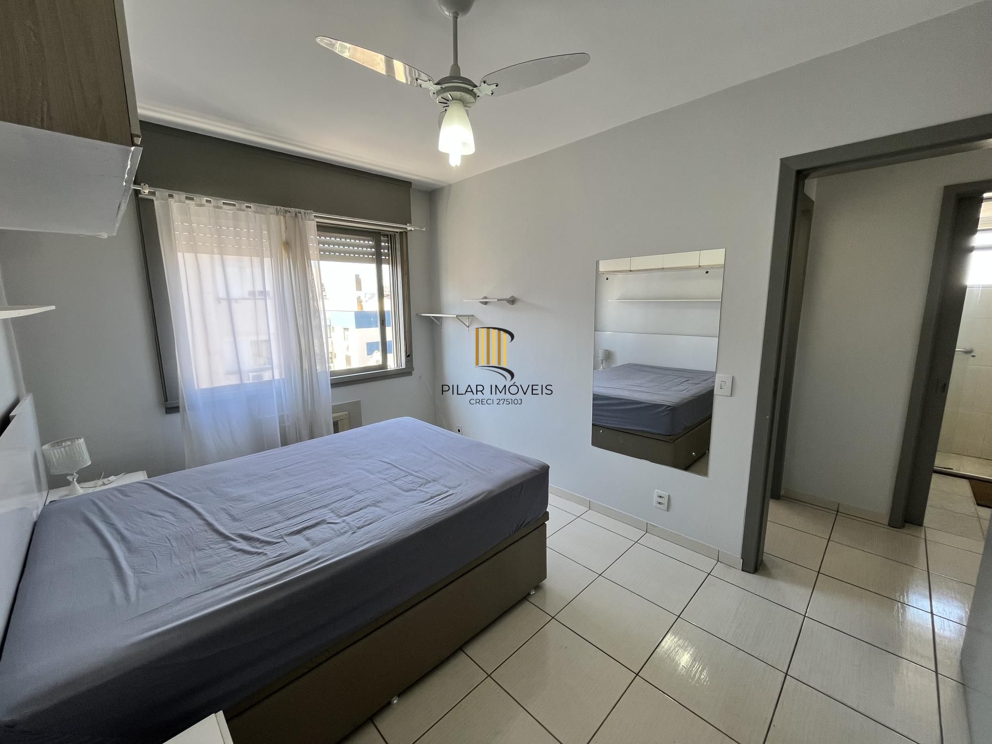 Apartamento de 2 quartos, suíte e 1 vaga de garagem no bairro Farroupilha em POA