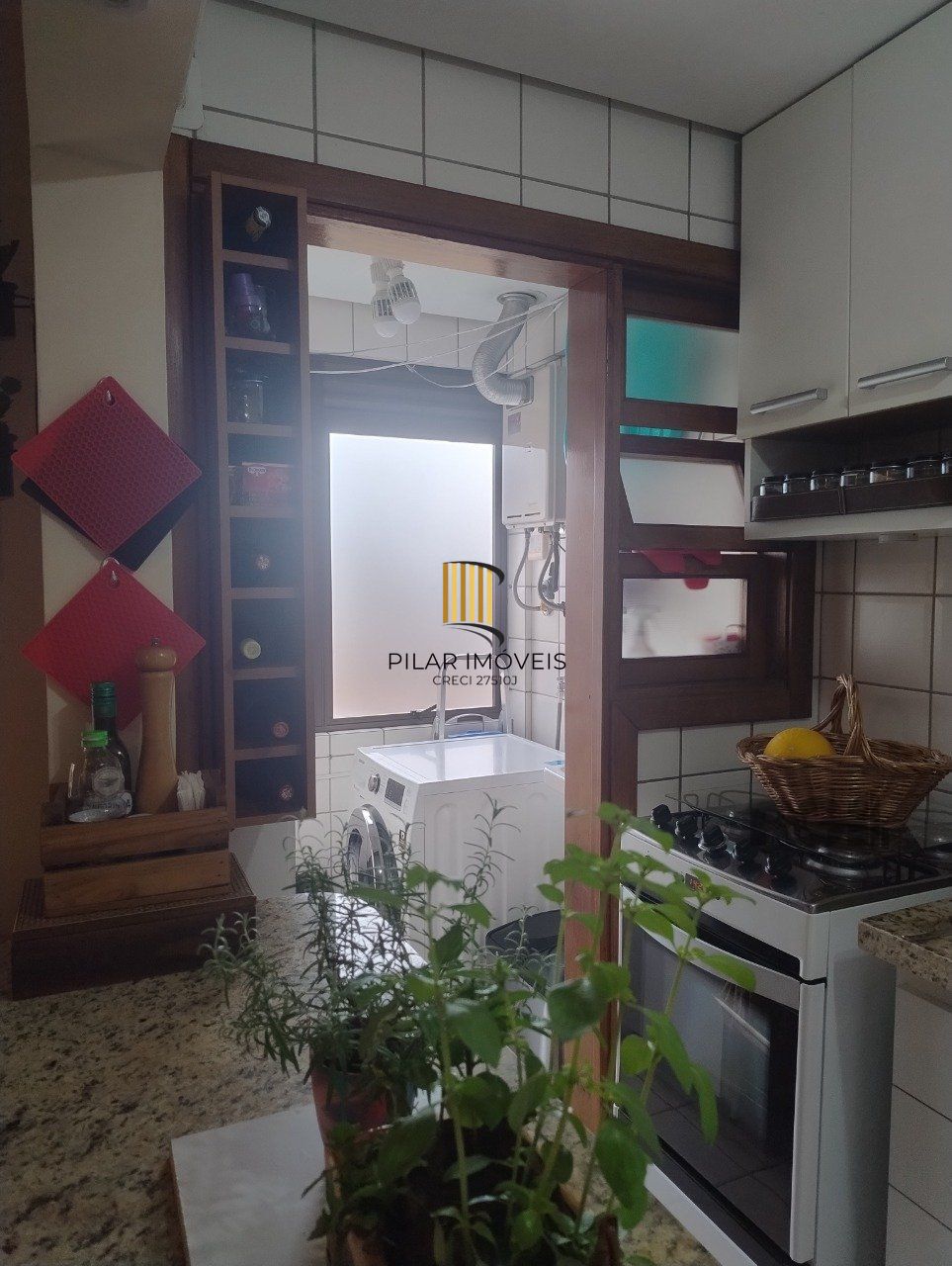 Apartamento para Venda - 72.98m², 3 dormitórios, suíte e 1 vaga - Menino Deus