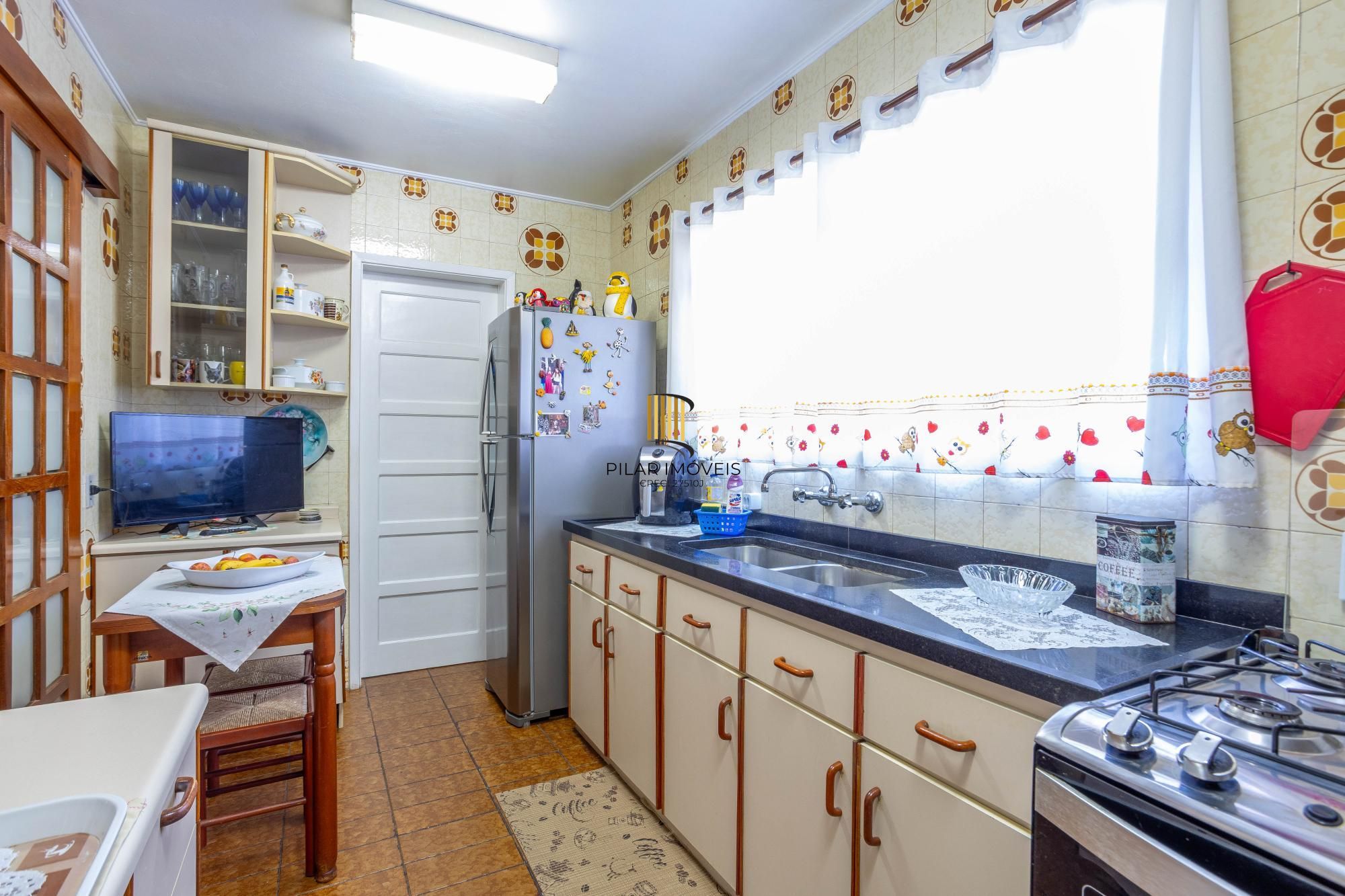 Apartamento de três quartos, suíte, dependência de empregada e 1 vaga de garagem