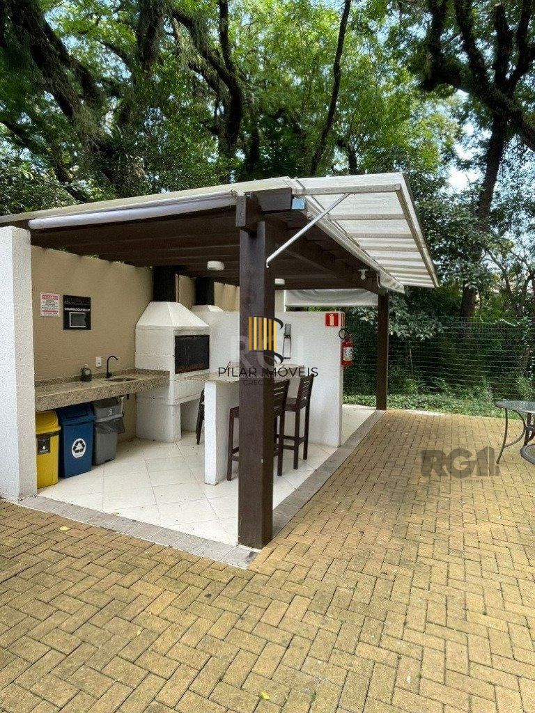 Apartamento de três quartos, suíte e uma vaga de garagem em condomínio com infra