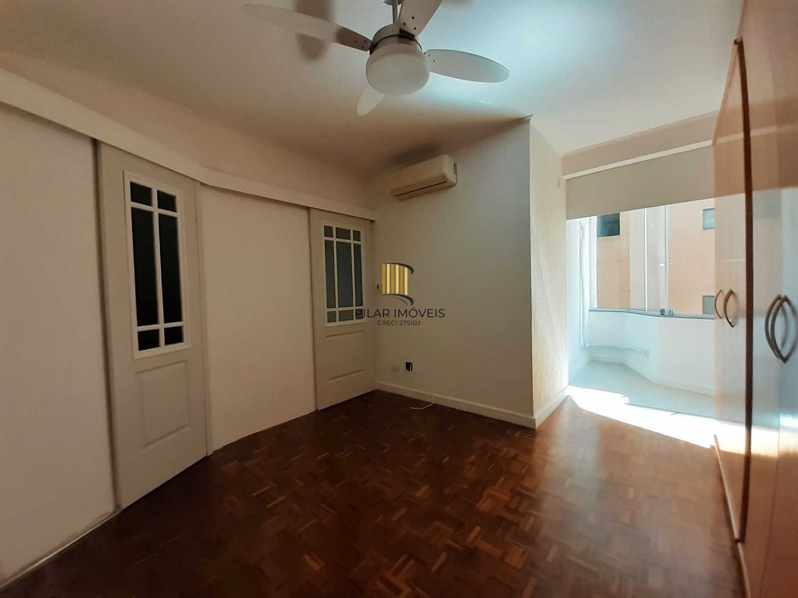 Apartamento de dois quartos no bairro Menino Deus em Porto Alegre