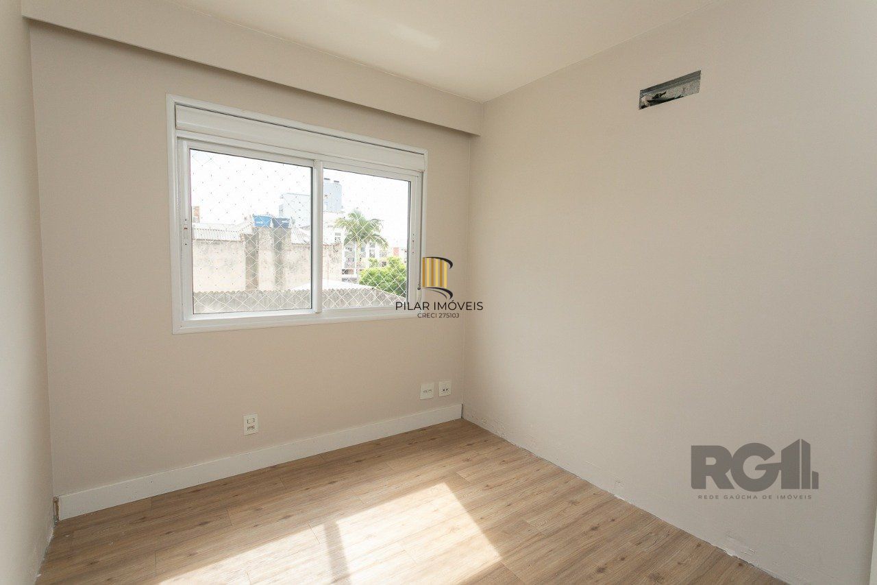 Apartamento semimobiliado e decorado no bairro Auxiliadora, com 91 m²