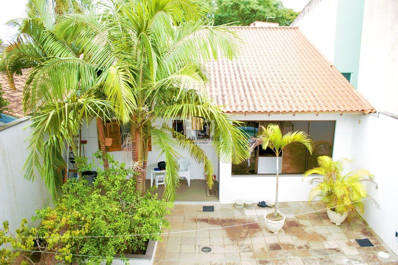 Casa 2 Dormitório(s) Bairro Medianeira
