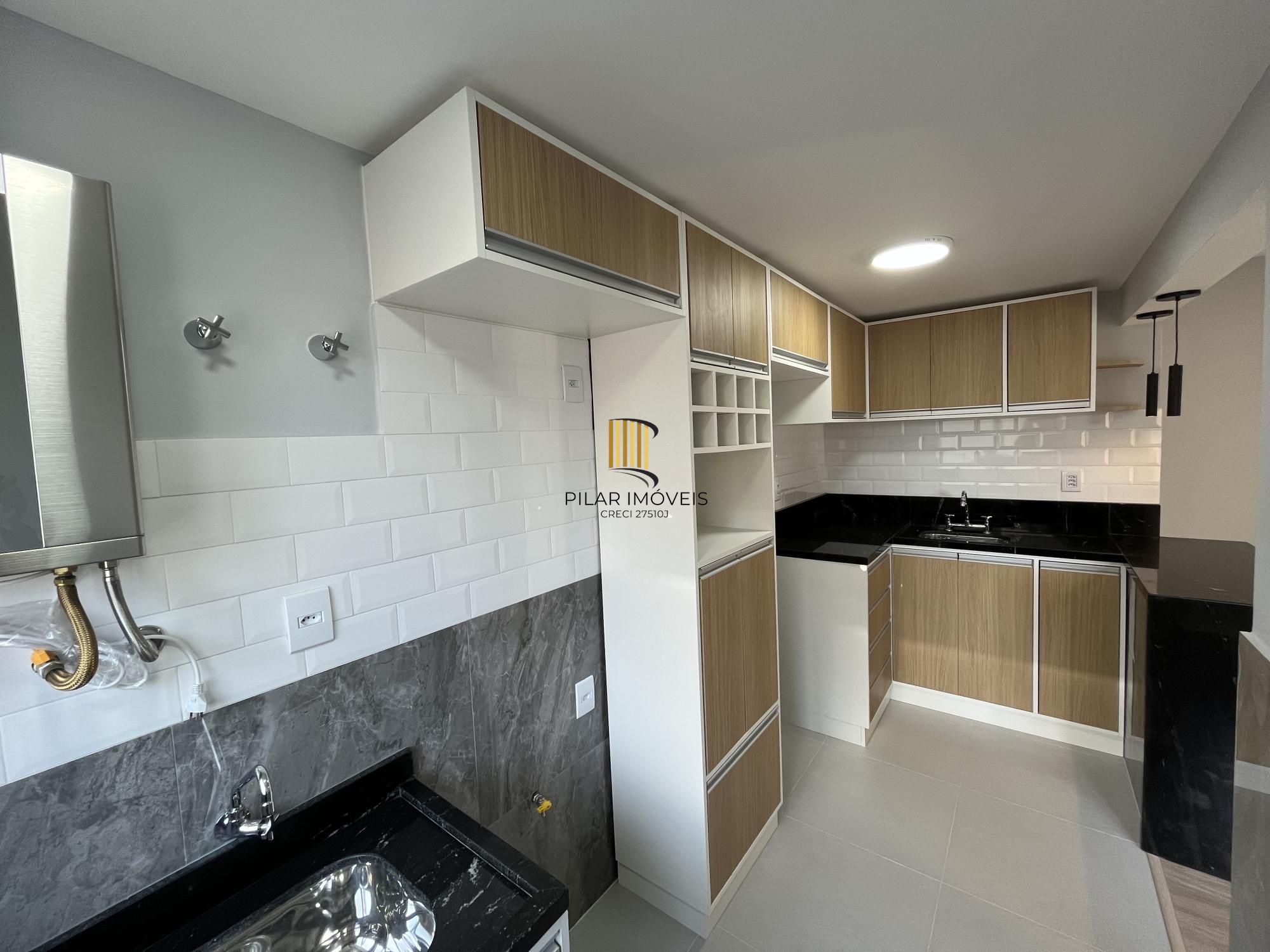 Apartamento de 2 quartos, suíte e 1 vaga de garagem Menino Deus em Porto Alegre
