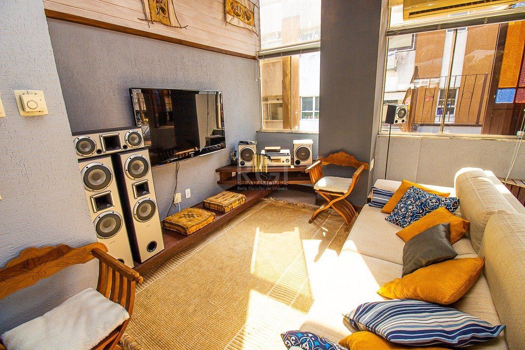 Cobertura para Venda - 116.36m², 2 dormitórios, sendo 1 suites, 1 vaga - Petrópolis