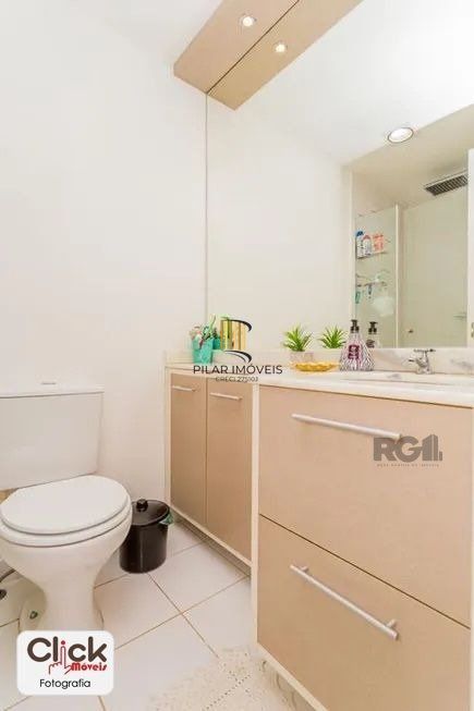 Apartamento 3 dormitórios, sendo 1 suíte, 66 m² de área privativa e 1 vaga(s) de garagem. Localizado na Rua/Av. Dom Claudio Jose Goncalves Ponce De Leao, no bairro Vila Ipiranga em Porto Alegre.