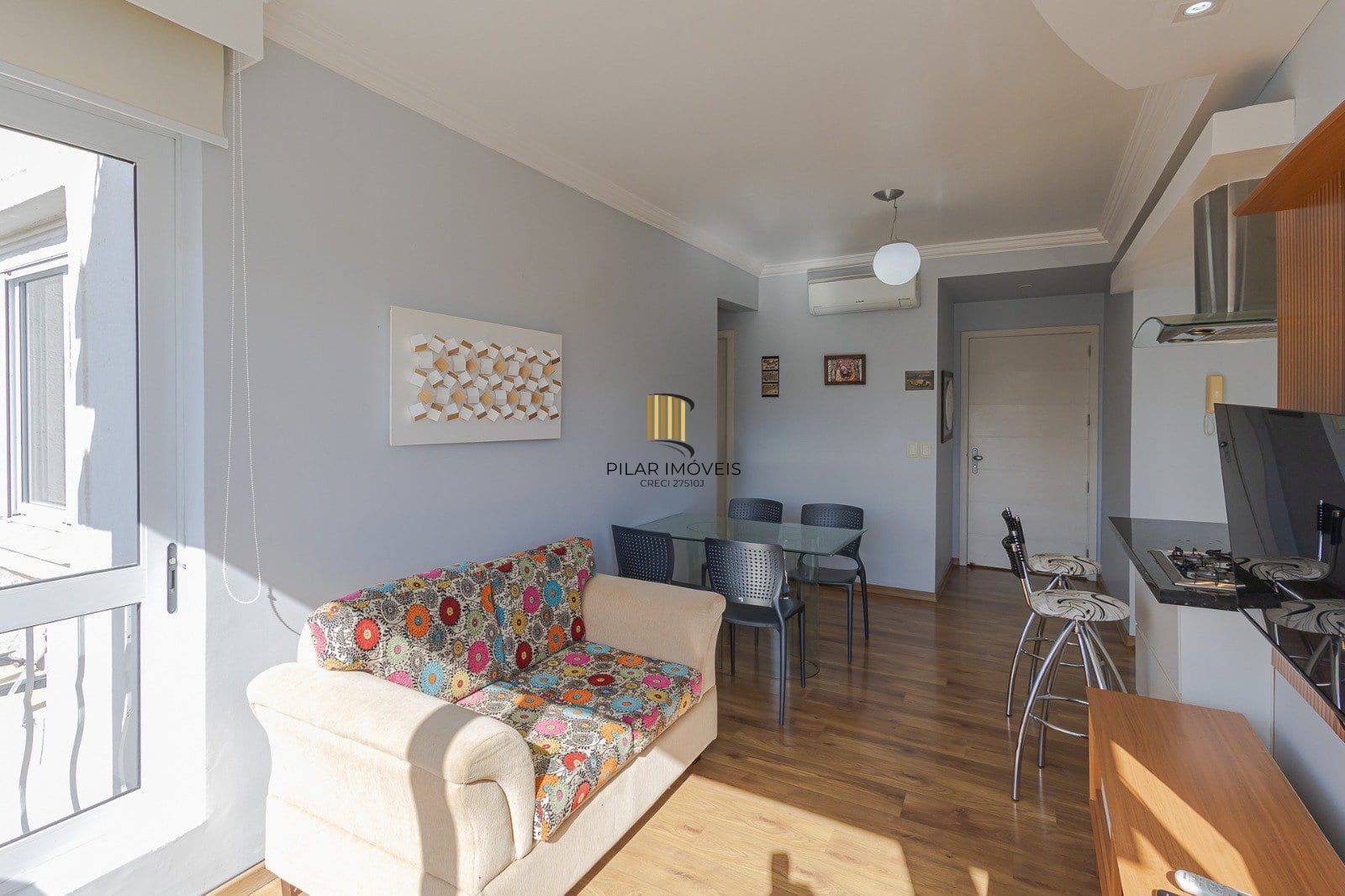 Apartamento de 2 quartos, suíte e 1 vaga garagem bairro Azenha em Porto Alegre