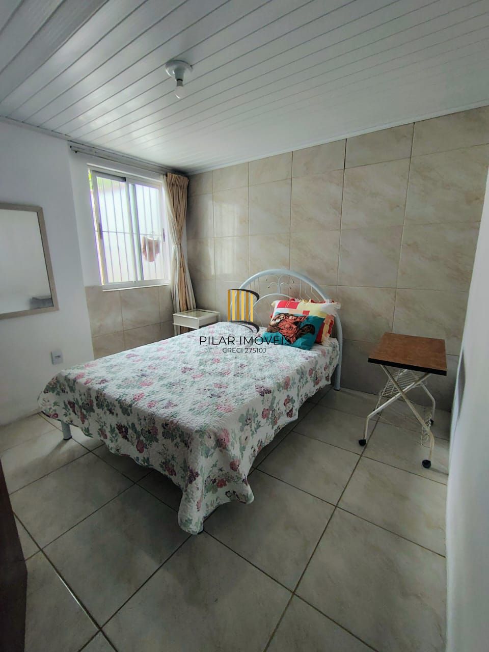Casa 3 dormitórios e 3 vagas de garagem.