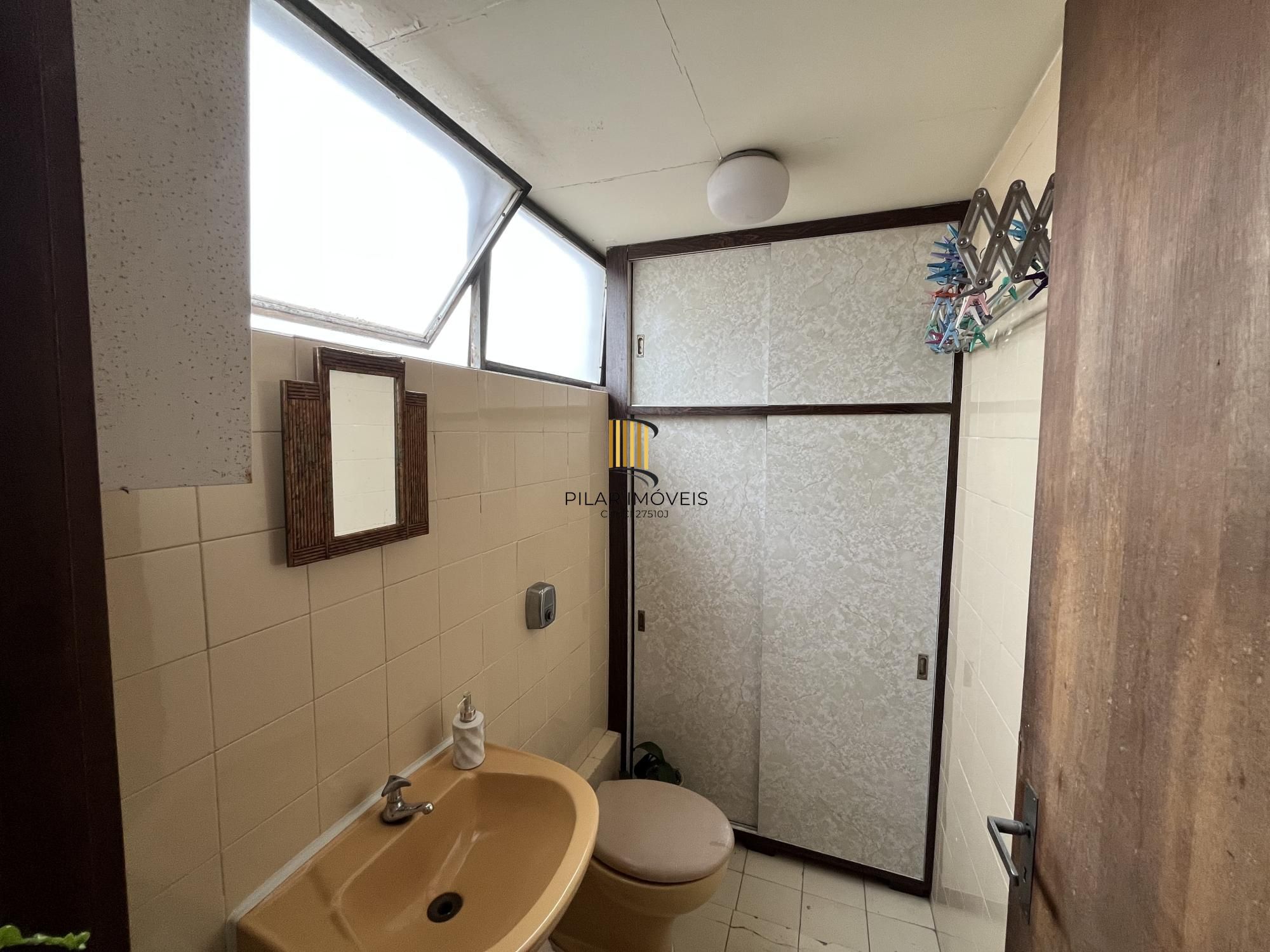 Apartamento de dois quartos com suíte no bairro Menino Deus em Porto Alegre