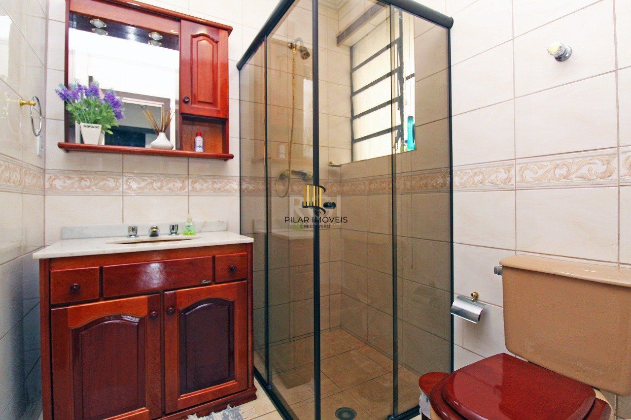 Casa para Venda - 464.5m², 3 dormitórios, sendo 1 suites, 3 vagas - Petrópolis