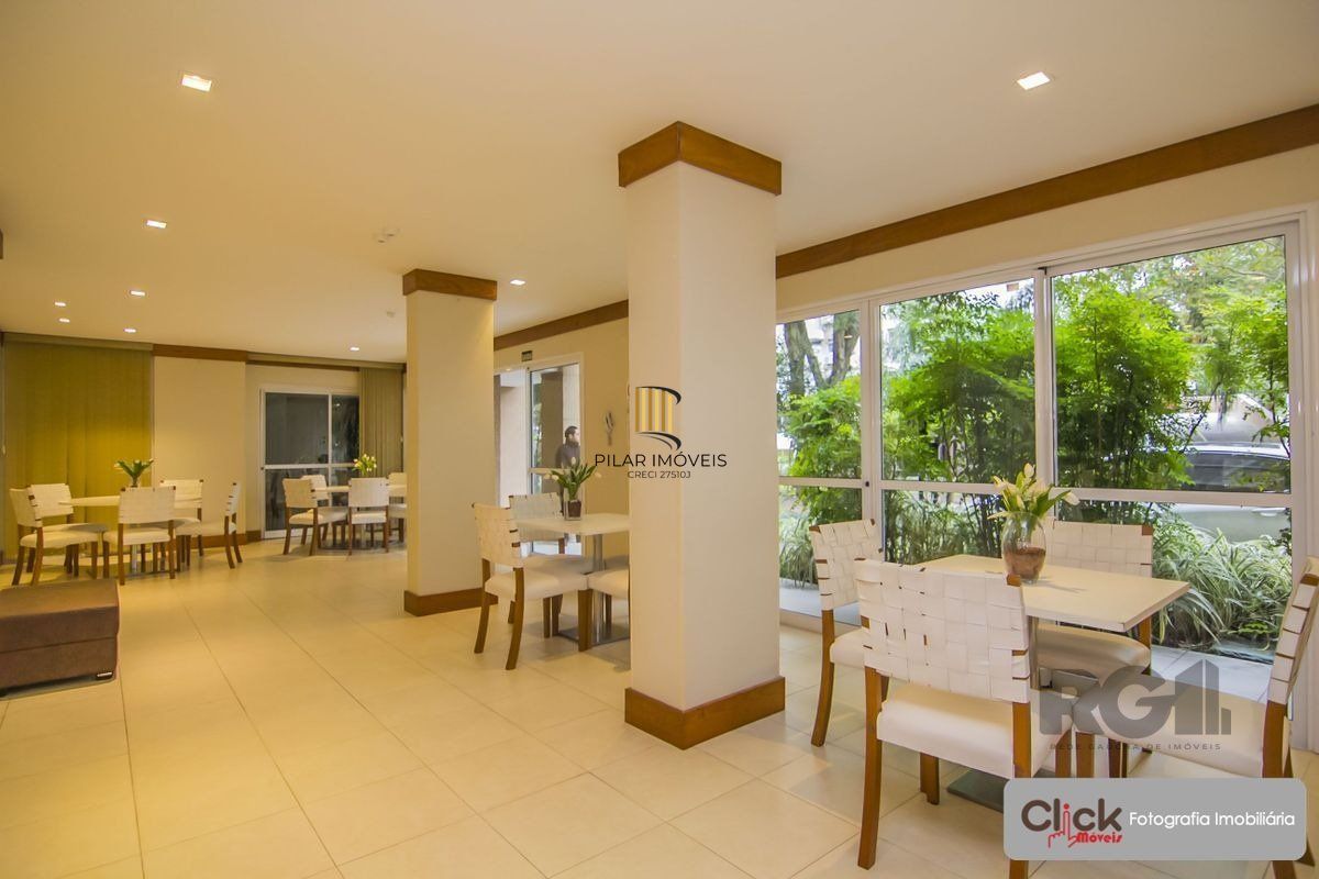 Vende Excelente Apartamento no Bairro Passo da Areia - Porto Alegre