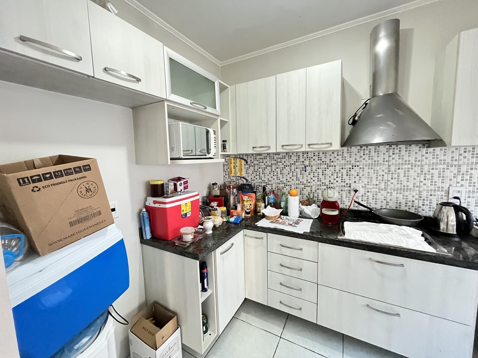 Apartamento de 2 quartos, suíte e 1 vaga de garagem no bairro Santana em POA/RS