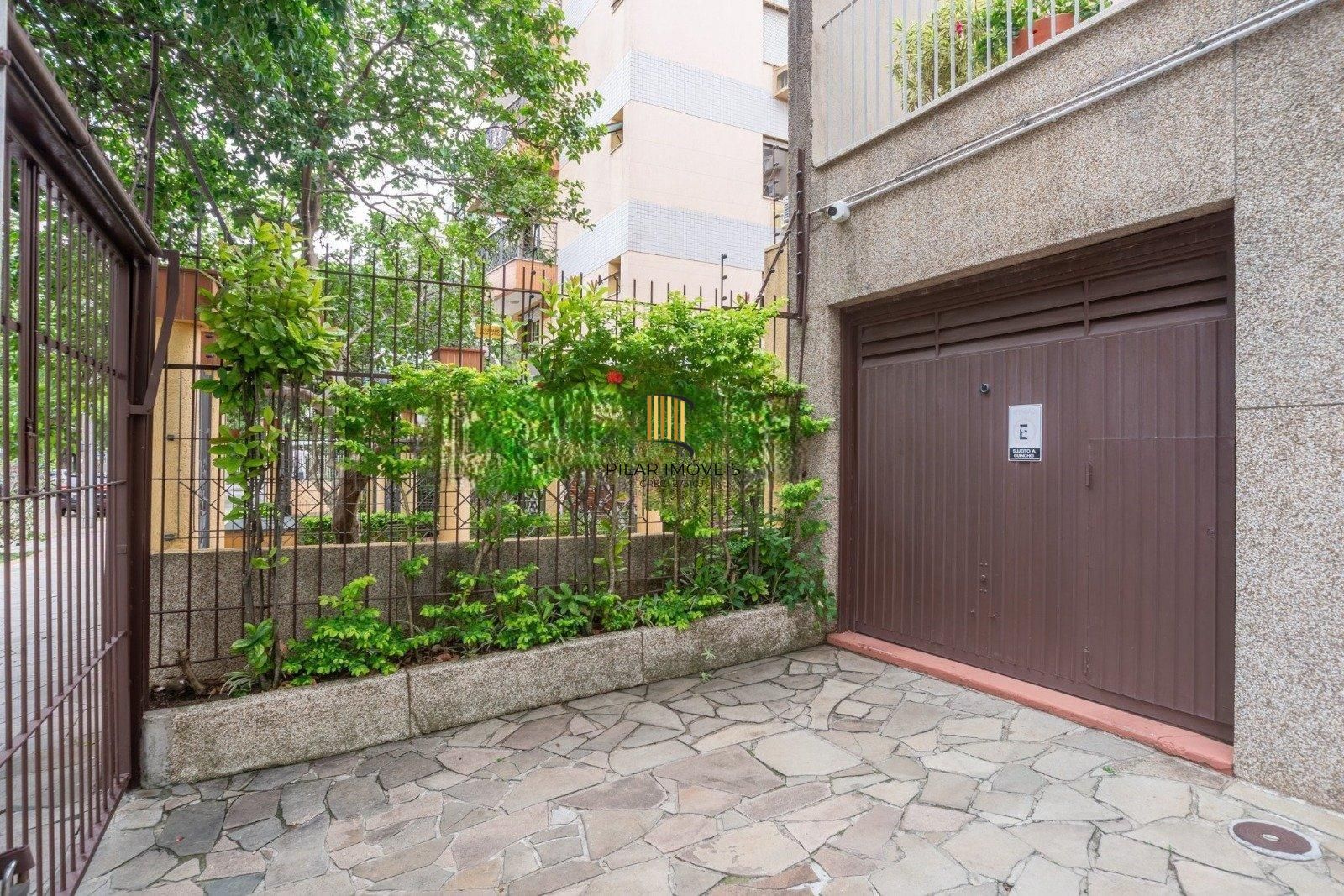 Apartamento de 3 quartos 1 vaga de garagem no bairro Menino Deus em Porto Alegre