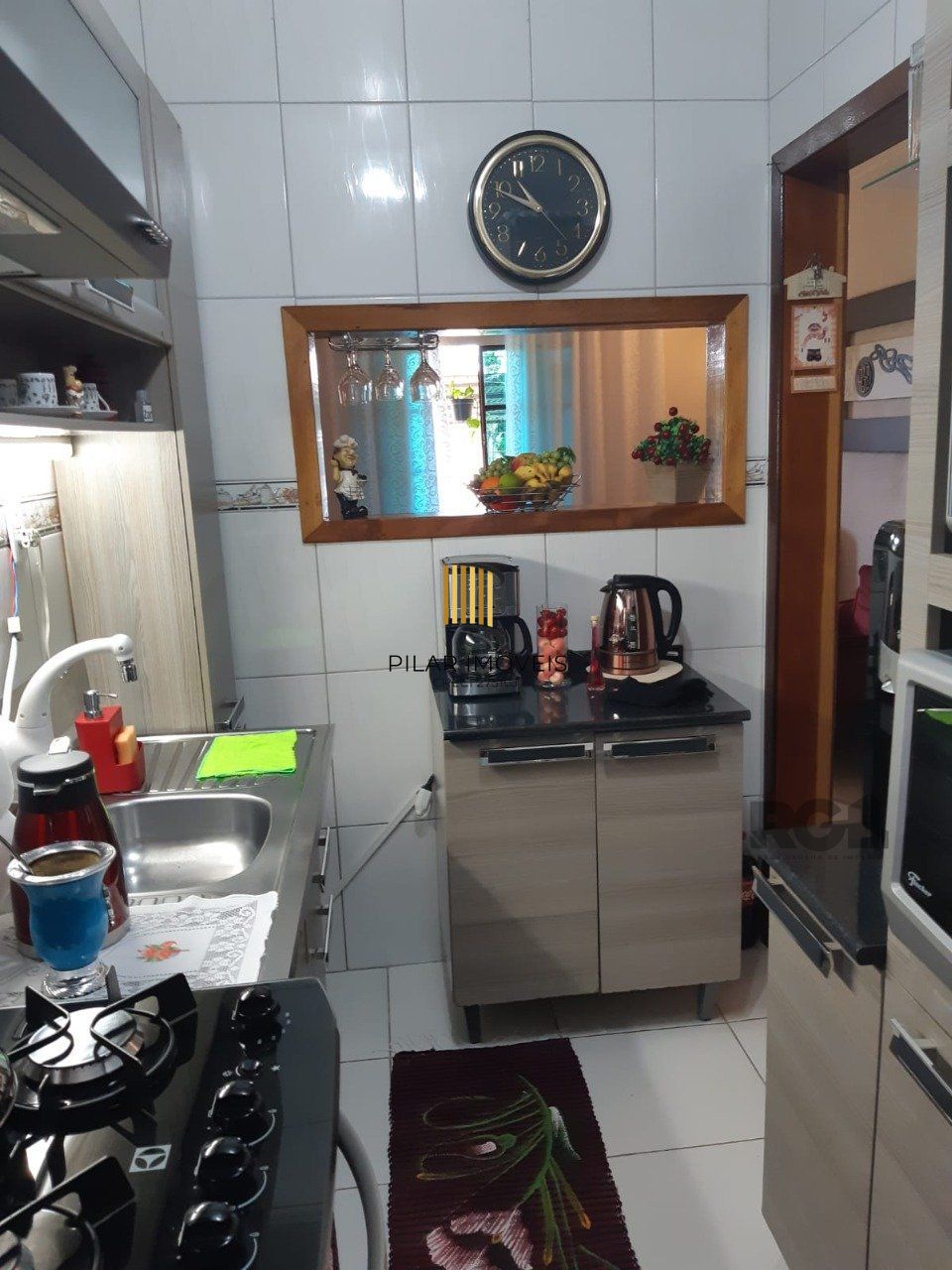   Apartamento térreo de dois dormitórios no bairro Santa Rosa de Lima em Porto Alegre.