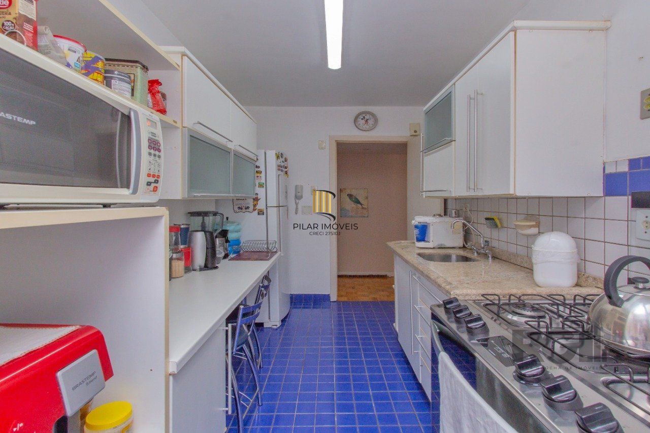 Apartamento de 3 quartos, sacada, dependência de empregada e 1 vaga de garagem