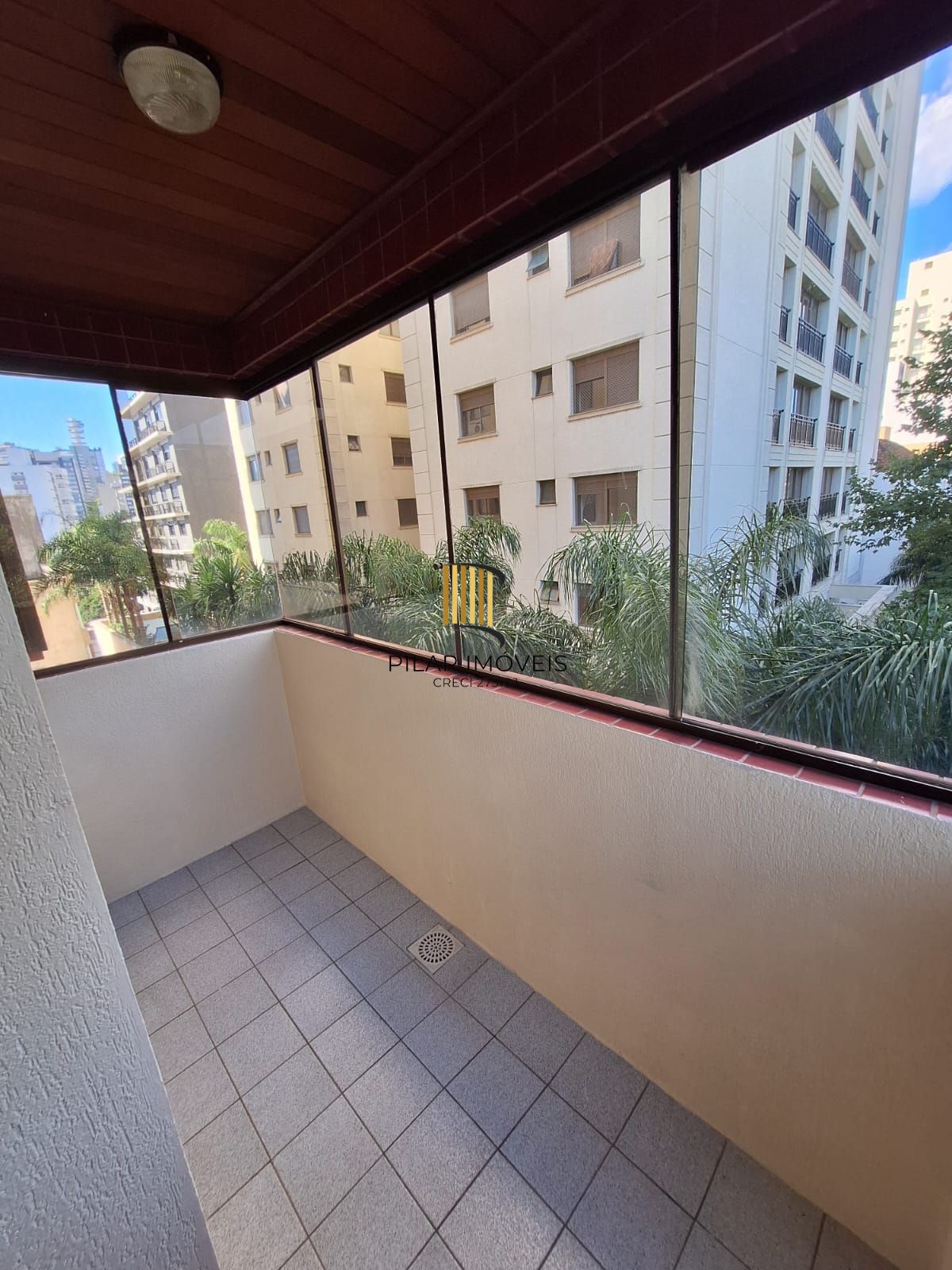 Apartamento diferenciado de 3 dormitórios com suíte e vaga coberta