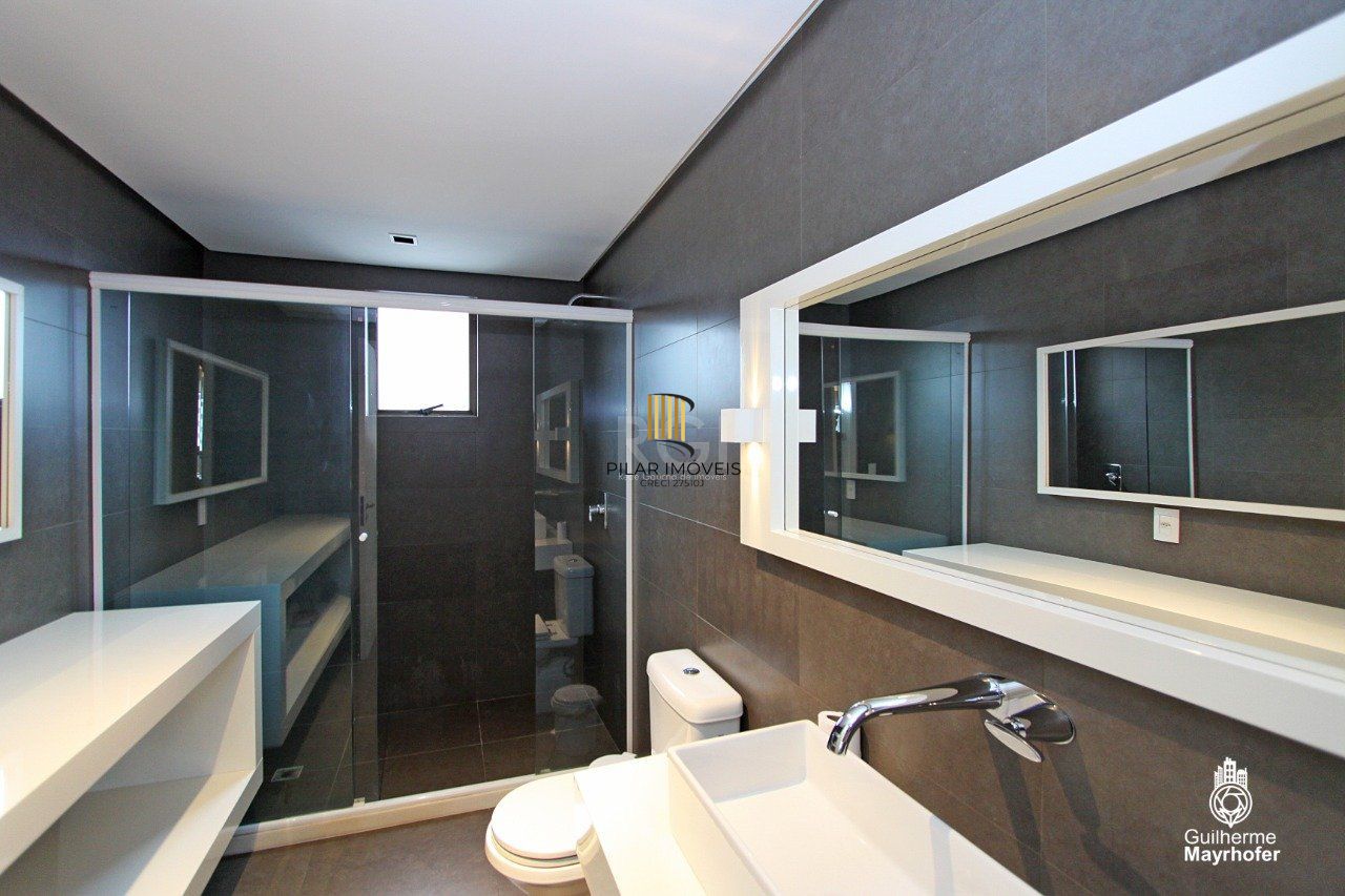 Cobertura para Venda - 327m², 3 dormitórios, sendo 3 suites, 5 vagas - Petrópolis