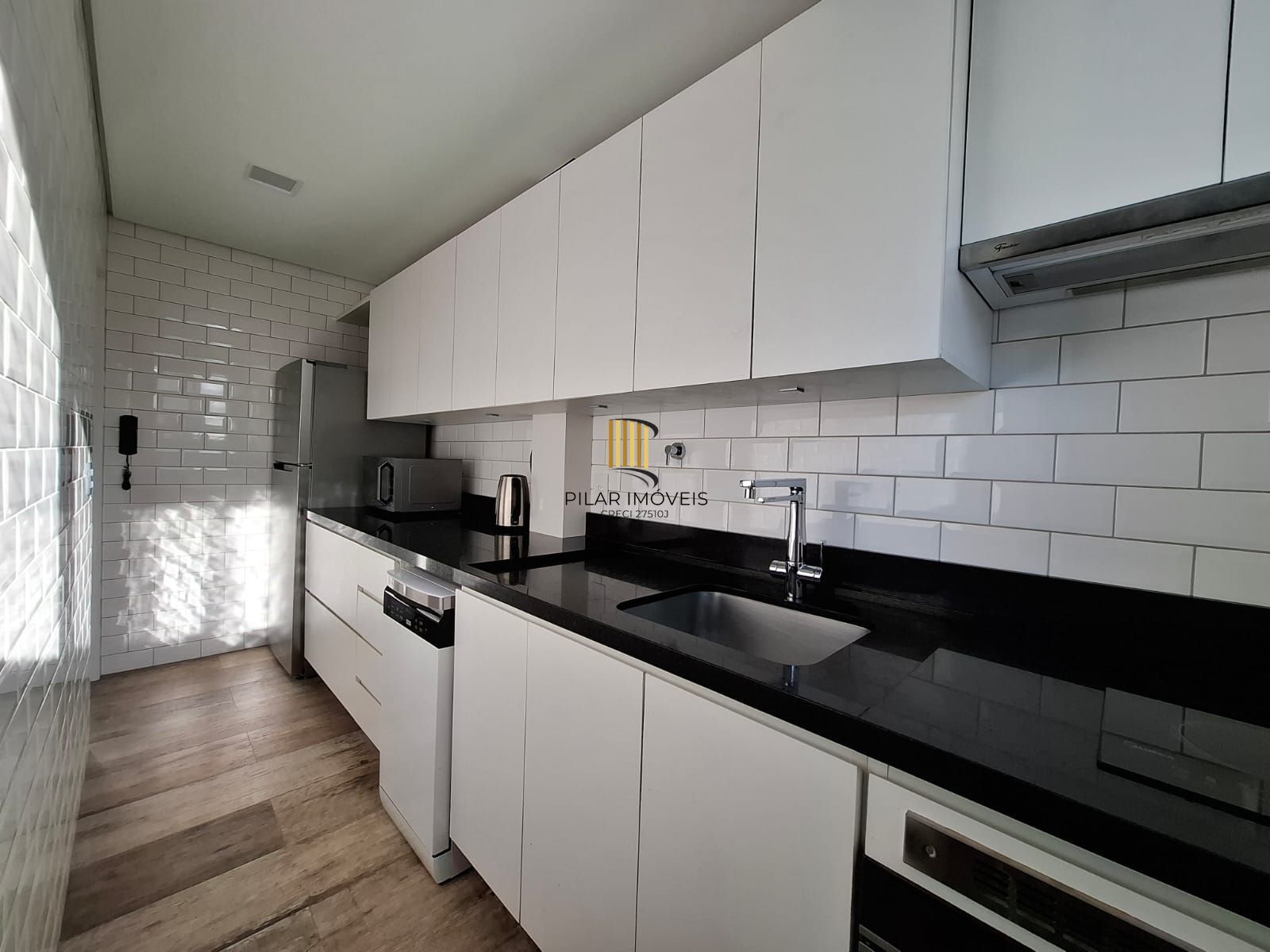 Apartamento de um quarto com garagem no bairro Partenon