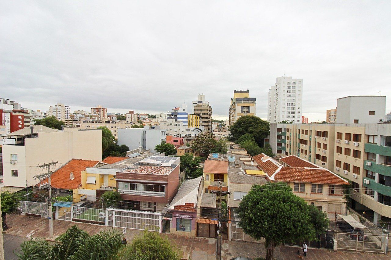 Apartamento de três dormitórios, suíte e uma vaga de garagem no bairro Santana