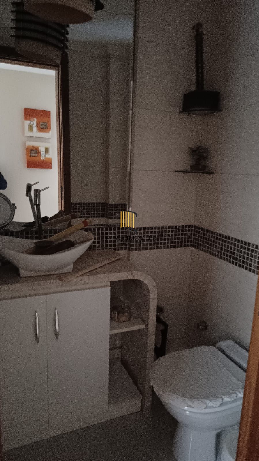 Apartamento de 2 quartos, suíte e 1 vaga de garagem no bairro Cidade Baixa