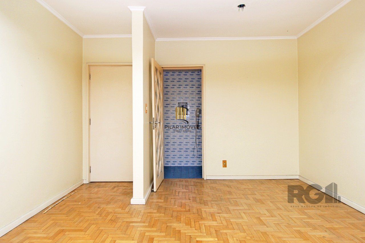 Venda Apartamento de três dormitórios, 01 vaga de garagem, com elevador