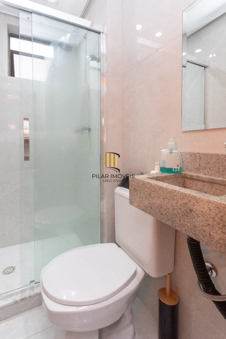 Apartamento de 3 quartos, suíte e 1 vaga de garagem no bairro Passo da Areia POA