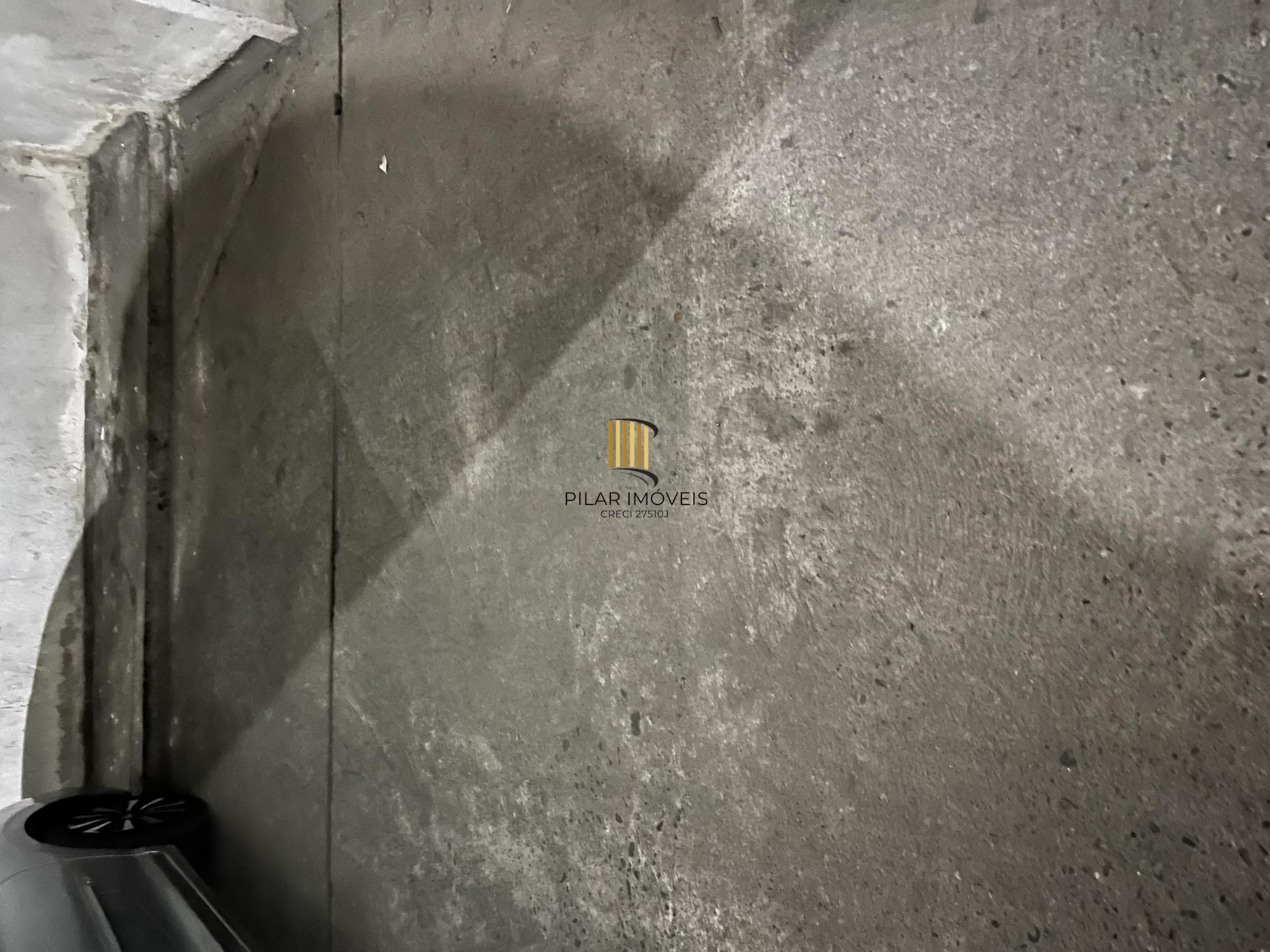 Apartamento de 2 quartos, suíte e 1 vaga de garagem no bairro Farroupilha em POA