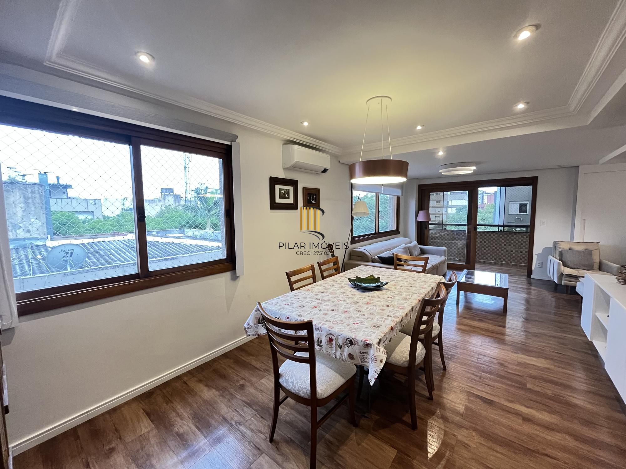 Apartamento de 3 quartos, 2 suítes, 1 americana e 2 vagas no bairro Farroupilha