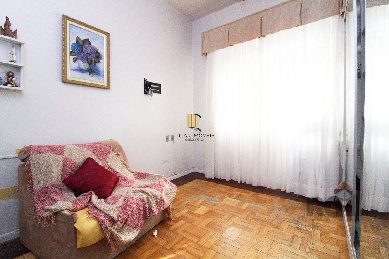 Casa à venda 4 quartos (dormitórios), suíte, 3 vagas - Partenon, Porto Alegre