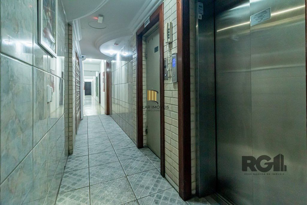 Apartamento no Centro de 2 dormitórios reformado
