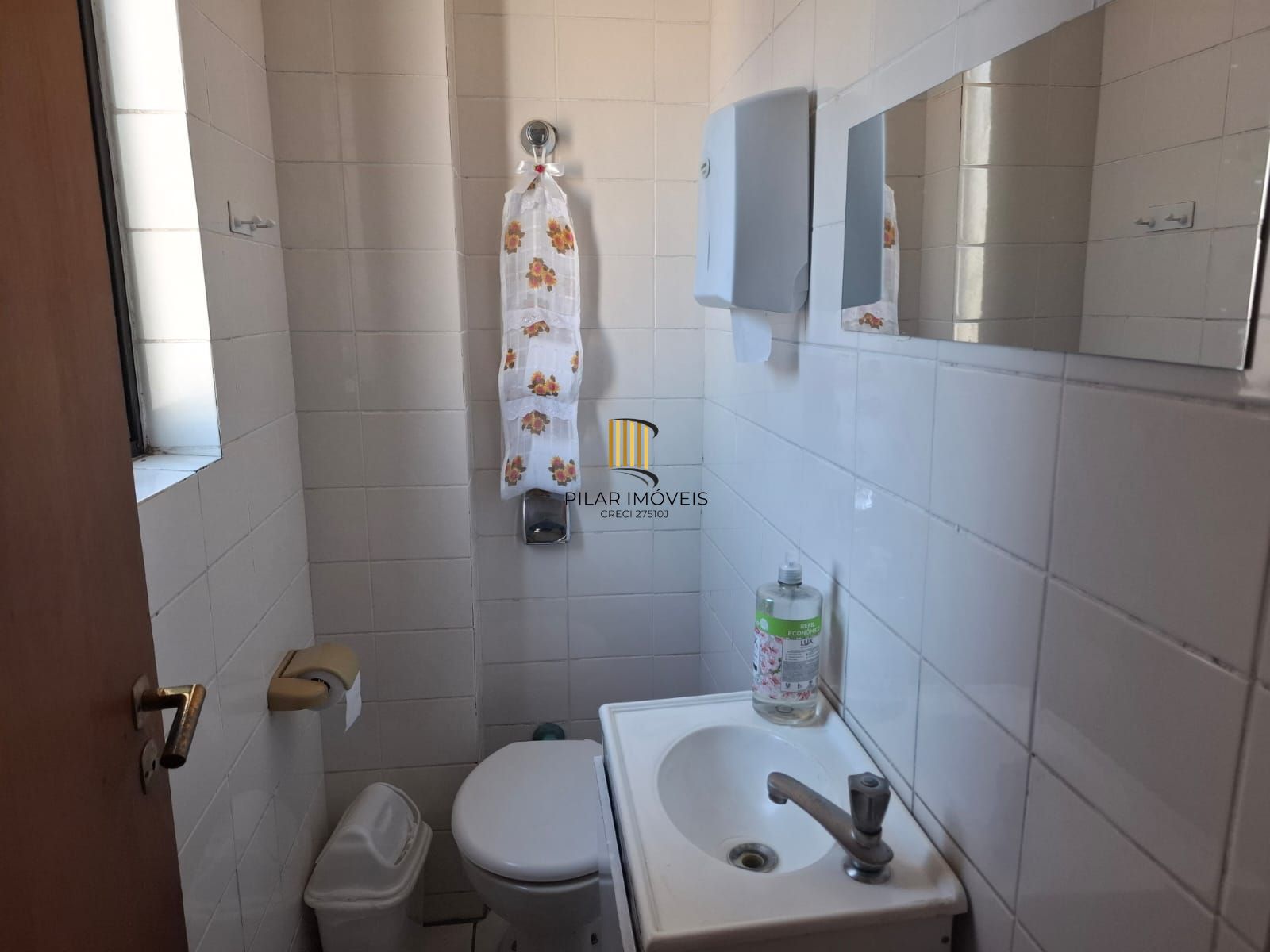 Sala comercial a venda no bairro Higienópolis em Porto Alegre