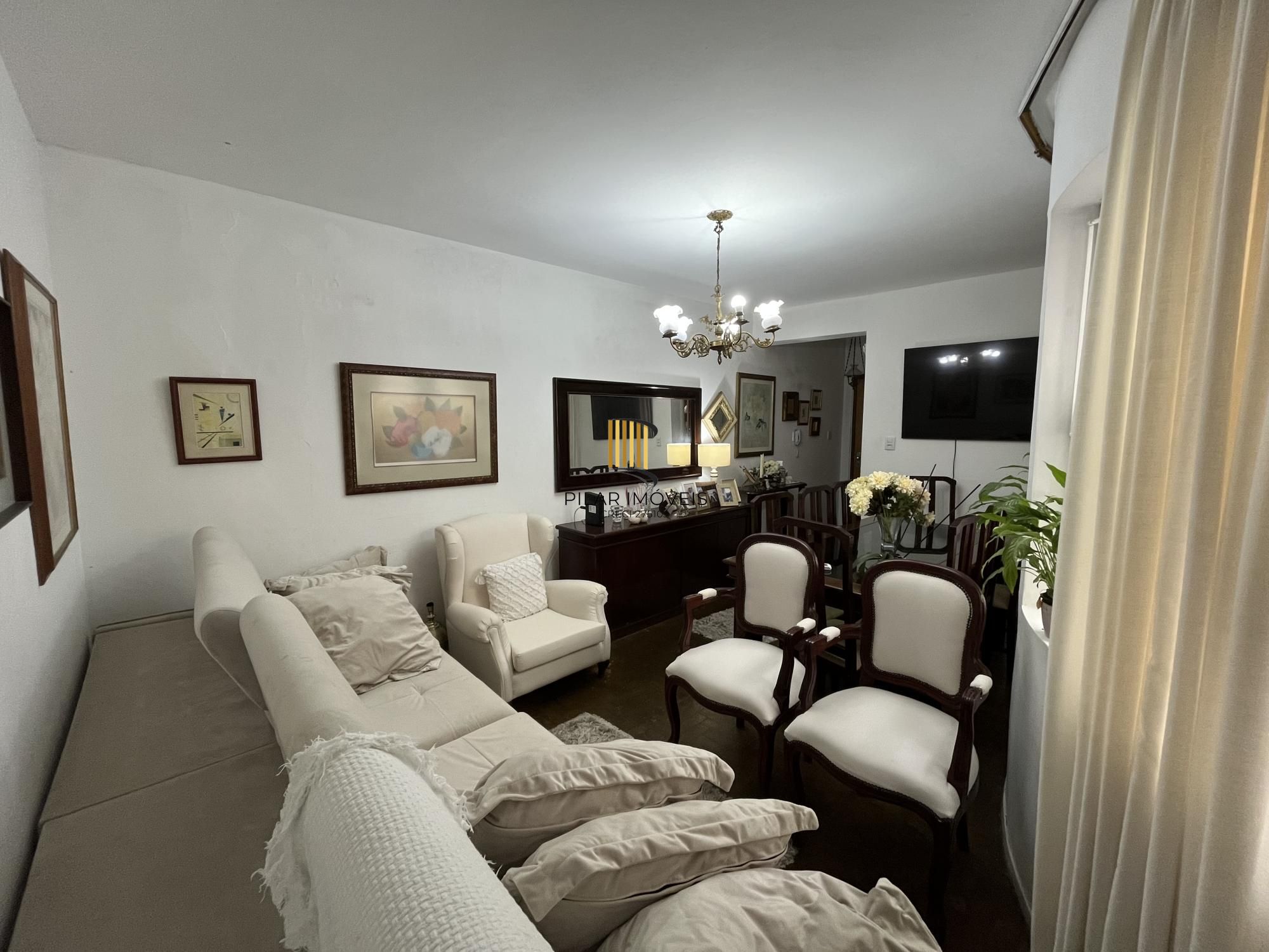 Apartamento de dois quartos no bairro Rio Branco em Porto Alegre