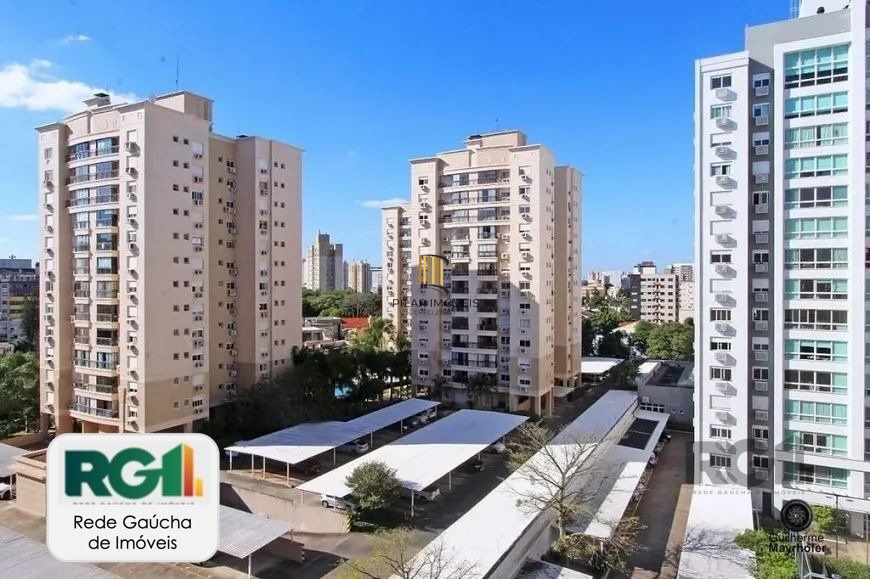Apartamento 3 dormitórios, sendo 1 suíte, 89,87 m² de área privativa e 2 vaga(s) de garagem. Localizado na Rua/Av. Andarai, no bairro Boa Vista em Porto Alegre.