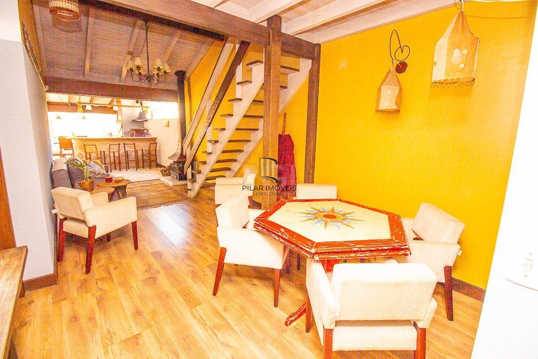 Cobertura para Venda - 116.36m², 2 dormitórios, sendo 1 suites, 1 vaga - Petrópolis