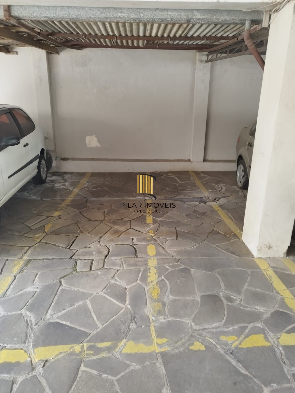 Apartamento de um quarto e uma vaga de garagem no bairro Santa Cecília
