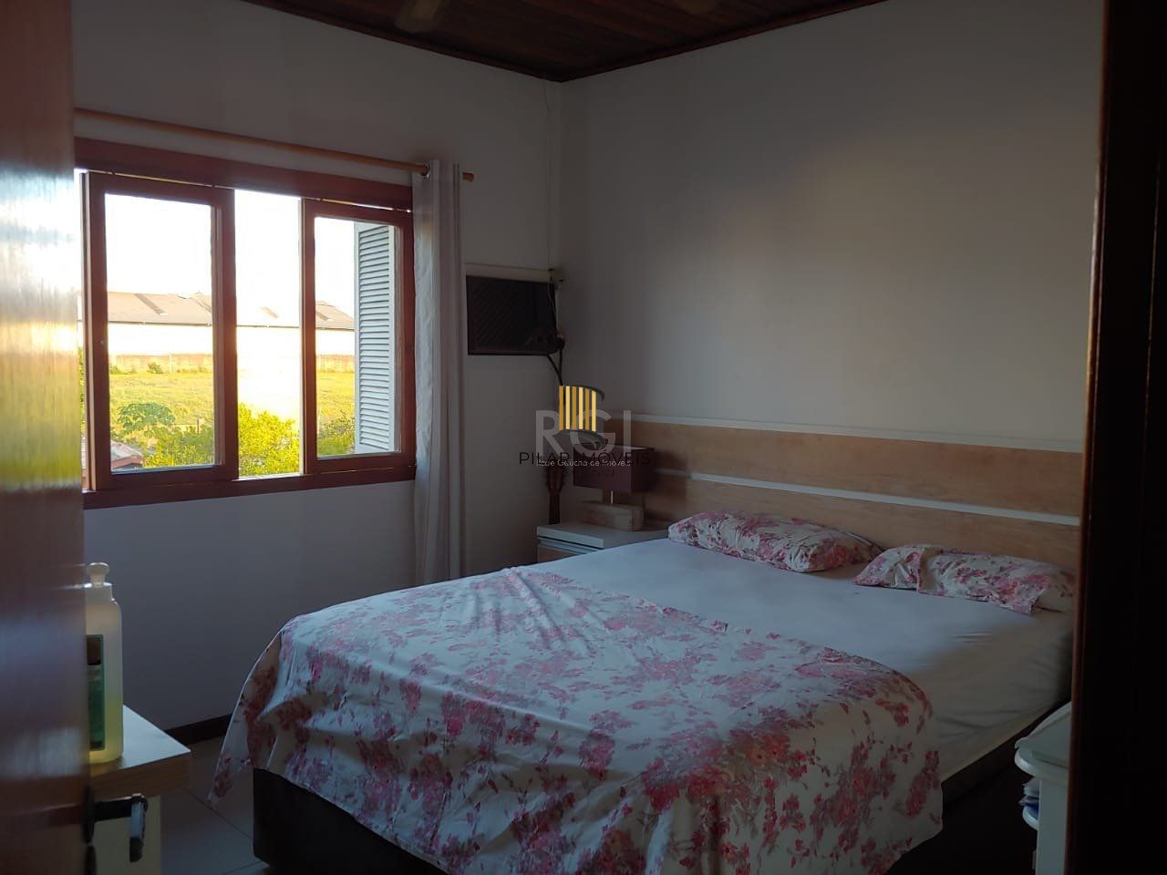 Casa para Venda - 250m², 3 dormitórios, sendo 1 suites, 5 vagas - Santa Rosa