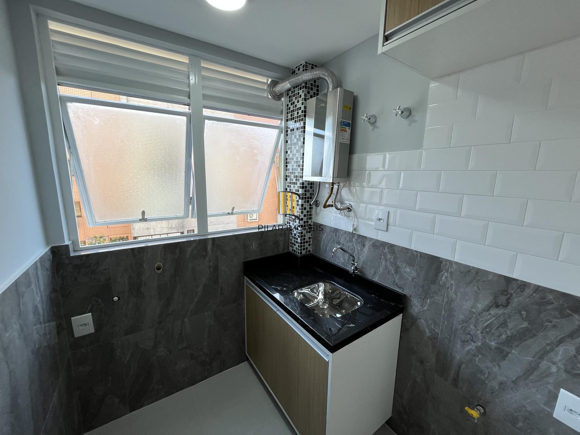 Apartamento de 2 quartos, suíte e 1 vaga de garagem Menino Deus em Porto Alegre