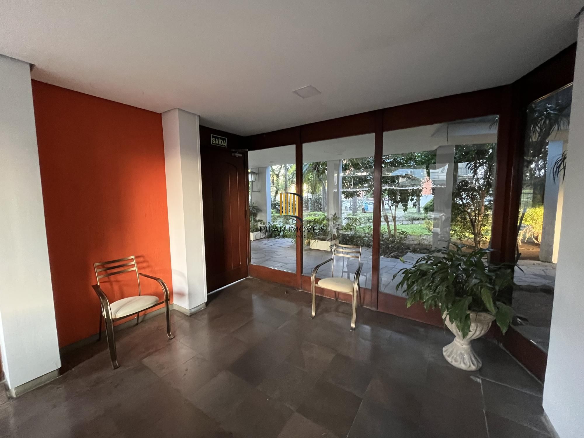 Apartamento de um quarto com uma vaga de garagem por convenção na Av. Ipiranga