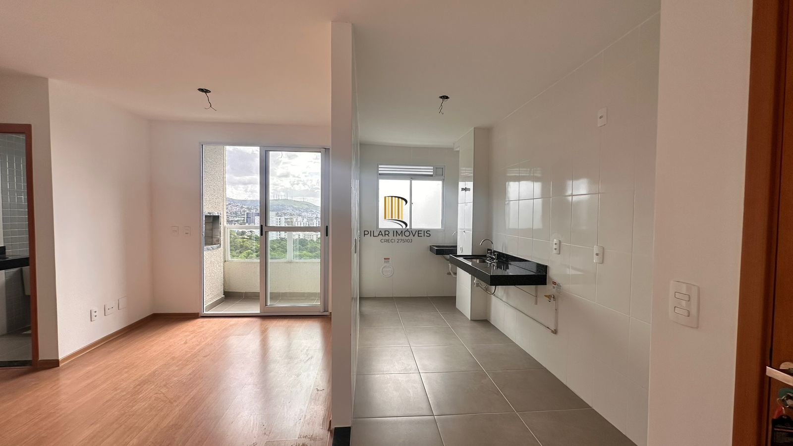 Apartamento Novo de dois dormitorios e duas vagas