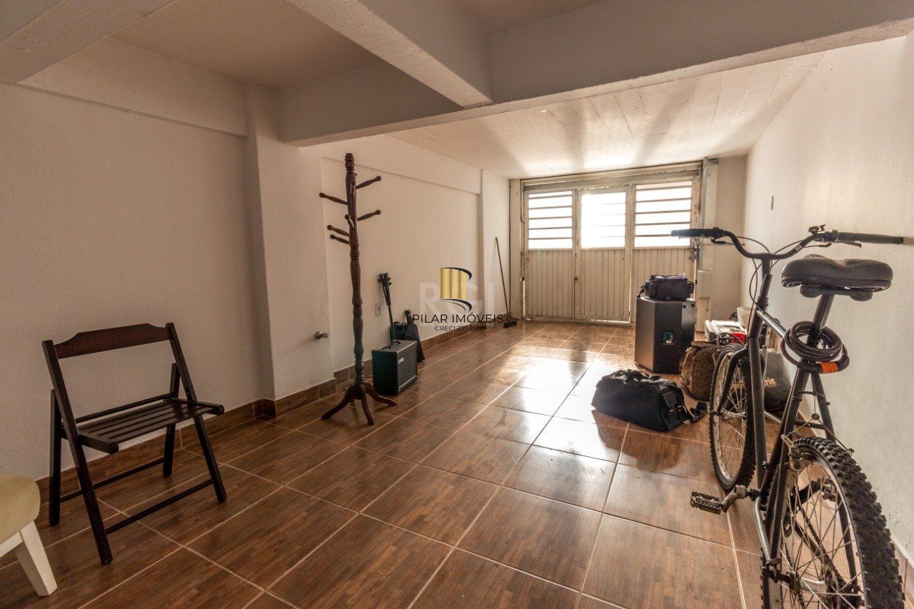 Apartamento para Venda - 61.47m², 2 dormitórios, 1 vaga - Petrópolis