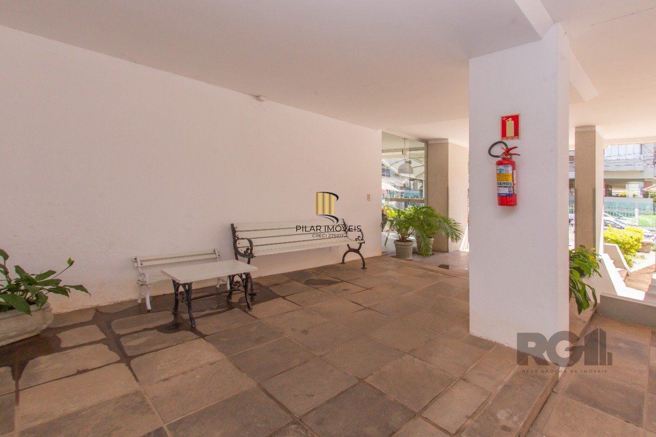 Apartamento de 3 quartos, sacada, dependência de empregada e 1 vaga de garagem