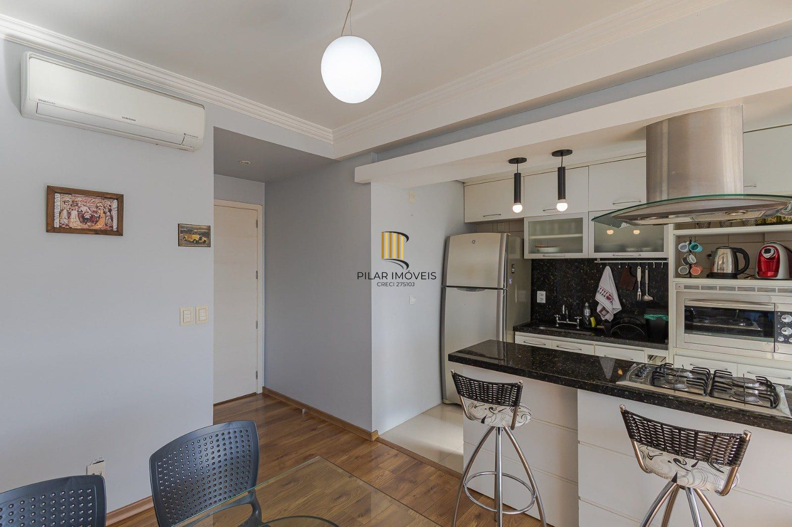 Apartamento de 2 quartos, suíte e 1 vaga garagem bairro Azenha em Porto Alegre