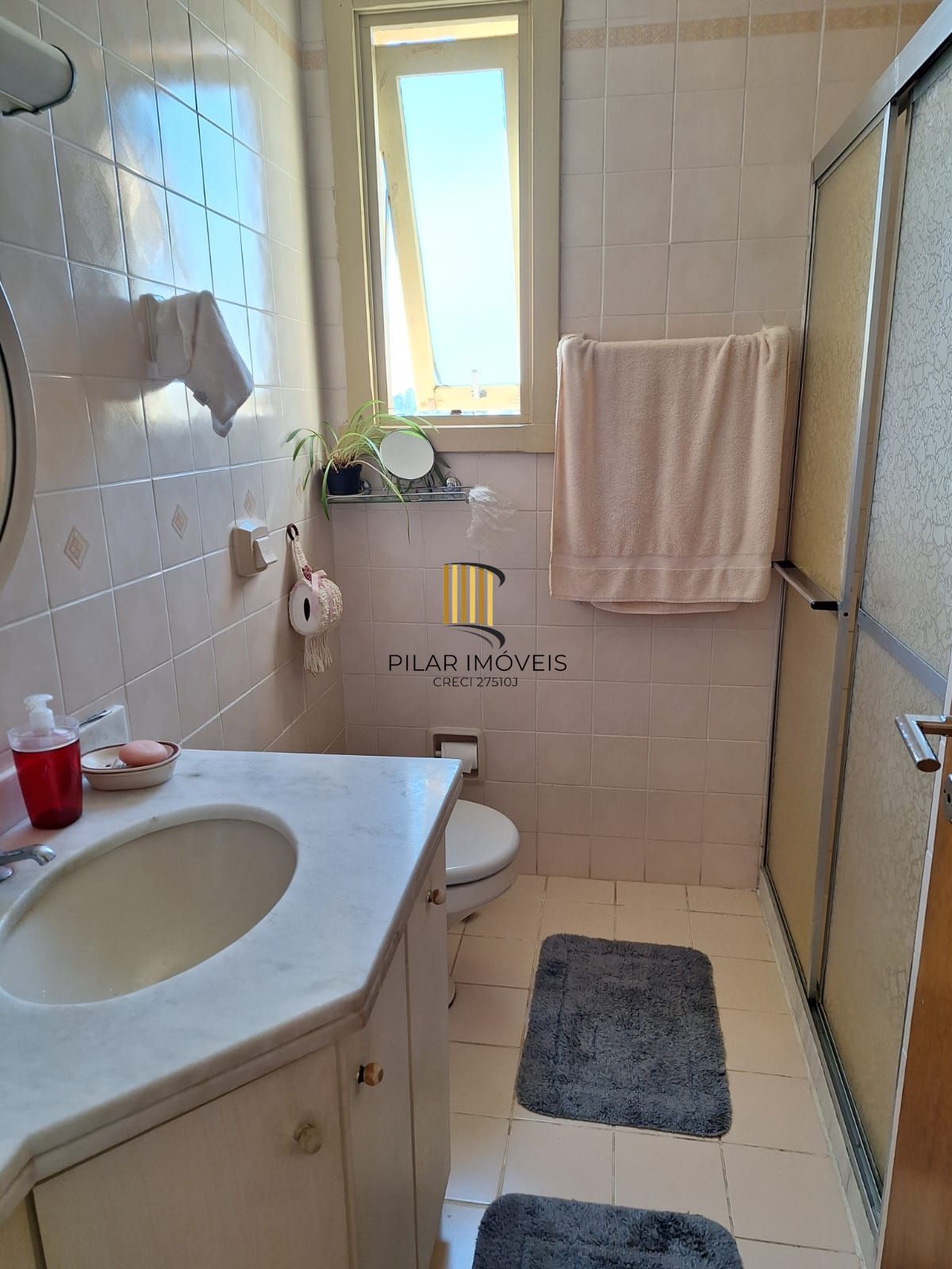 Apartamento de 2 quartos e 1 vaga de garagem no bairro Santo Antônio em POA/RS