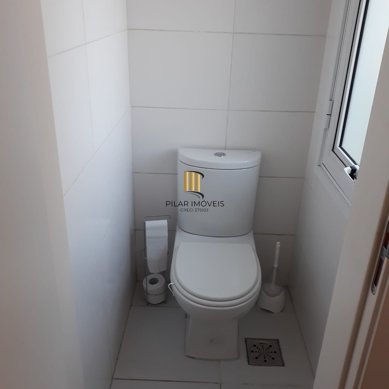 Sala comercial com 2 vagas de garagem escrituradas