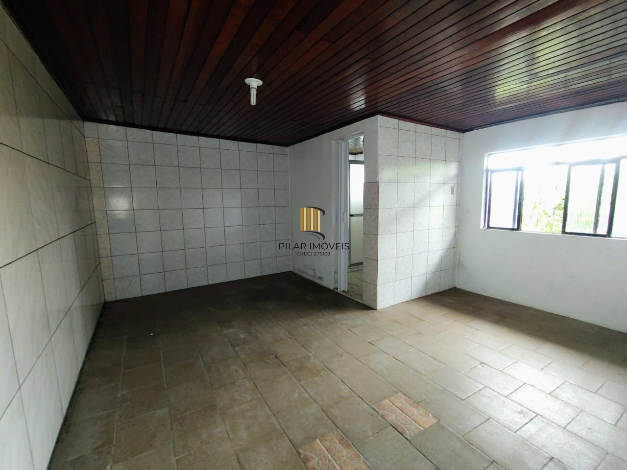 Casa 3 dormitórios e 3 vagas de garagem.