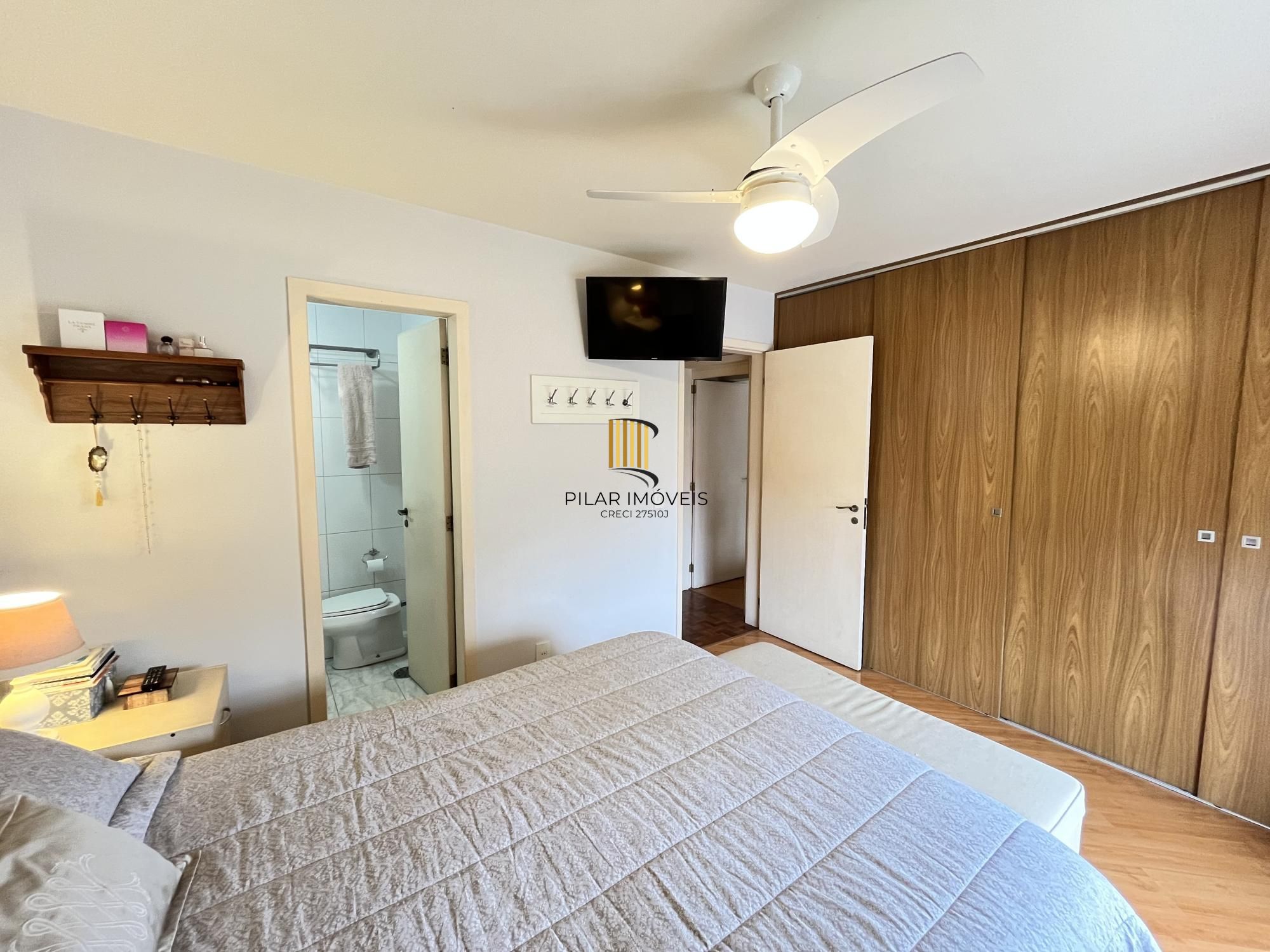 Apartamento de 2 quartos, suíte e 2 vagas de garagem no bairro Jardim Botânico.