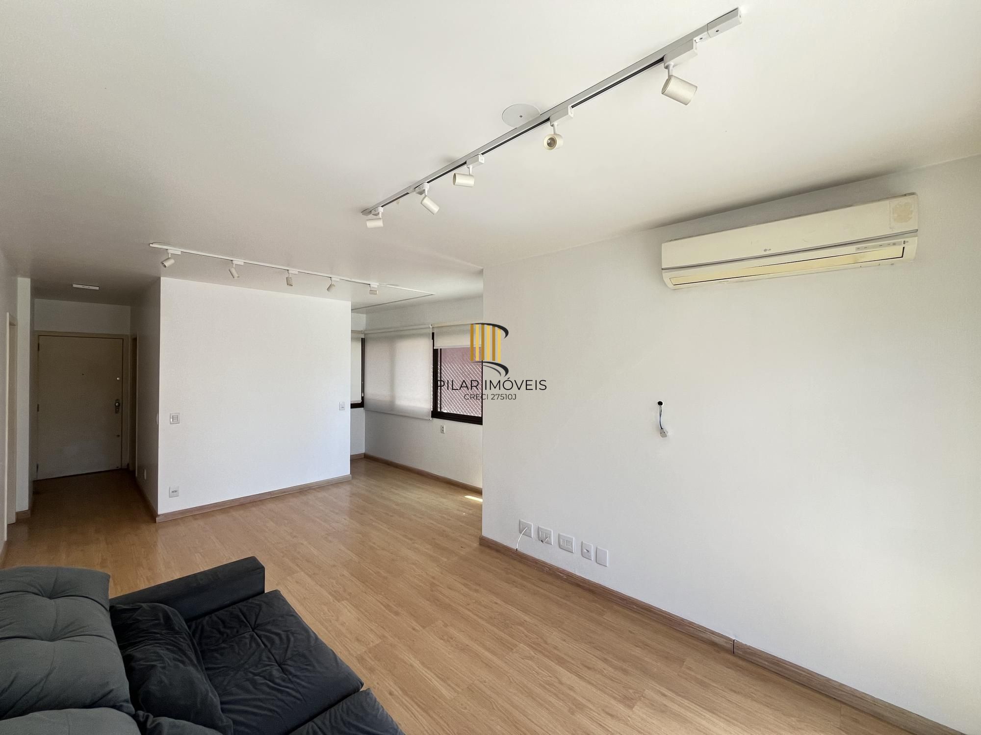 Apartamento de 3 quartos, suíte e 2 vagas de garagem no bairro Petrópolis.