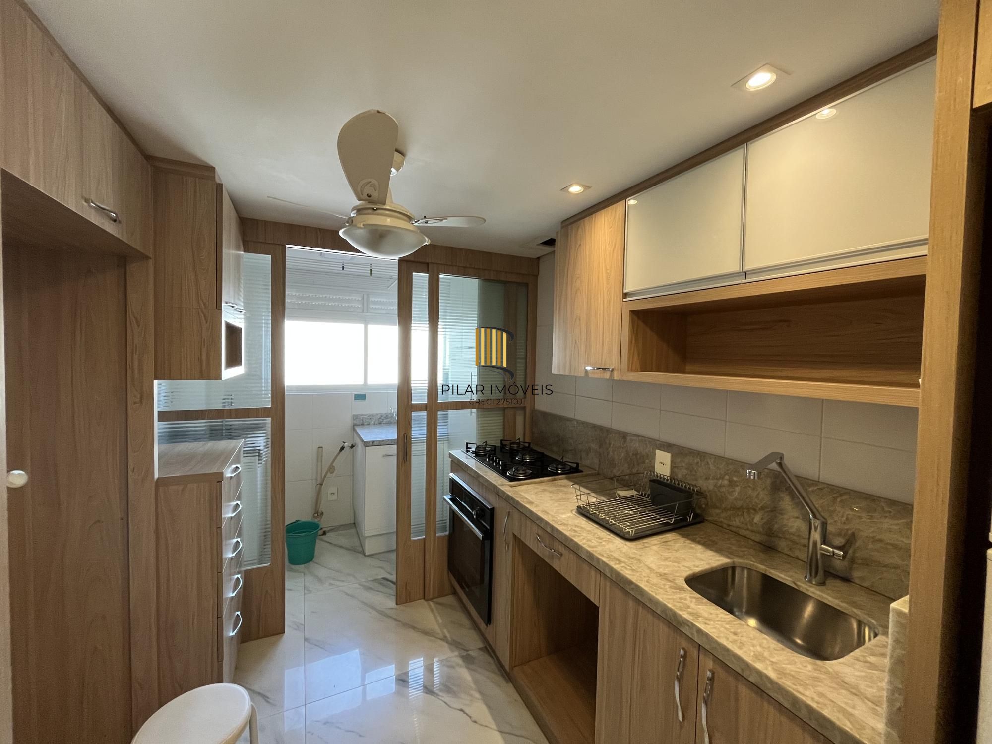 Apartamento de 3 quartos, suíte e 3 vagas de garagem no bairro Auxiliadora POA