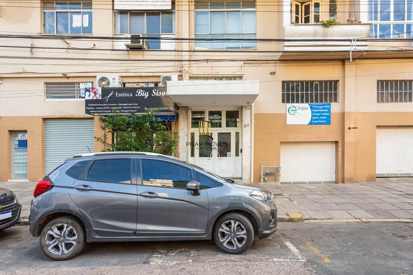 Apartamento de dois quartos no bairro Santana em Porto Alegre